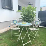 Apartman In Sv. Filip I Jakov 44164 *