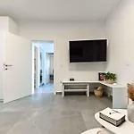 In Sv. Filip I Jakov 44164 * Свети-Филип-и-Яков