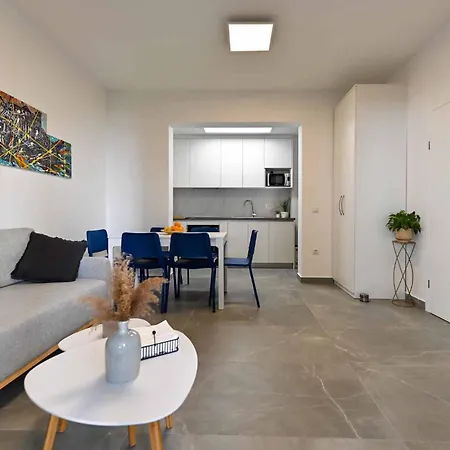 In Sv. Filip I Jakov 44164 Appartement