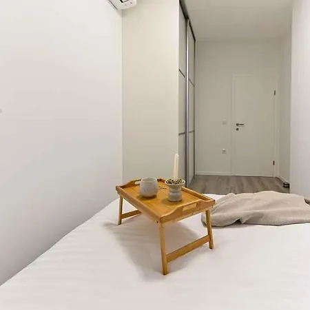 In Sv. Filip I Jakov 44164