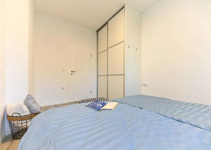 In Sv. Filip I Jakov 44164 Apartment